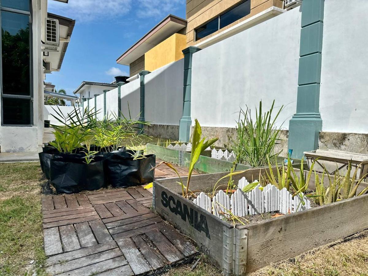 Bandar Melaka Family Bungalow Private Pool Bbq Wifi Netflix エクステリア 写真