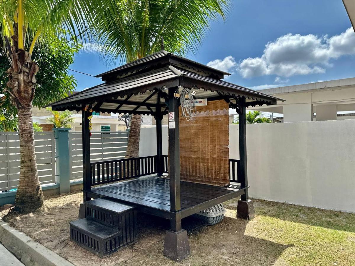 Bandar Melaka Family Bungalow Private Pool Bbq Wifi Netflix エクステリア 写真